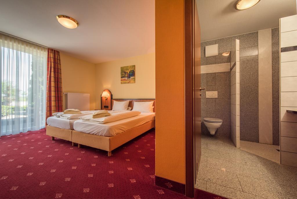 Landhotel Und Gasthof Hirsch Huettenreute Hosskirch Luaran gambar