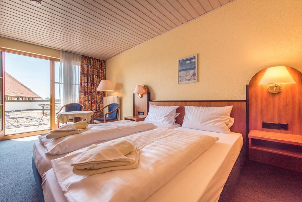 Landhotel Und Gasthof Hirsch Huettenreute Hosskirch Luaran gambar