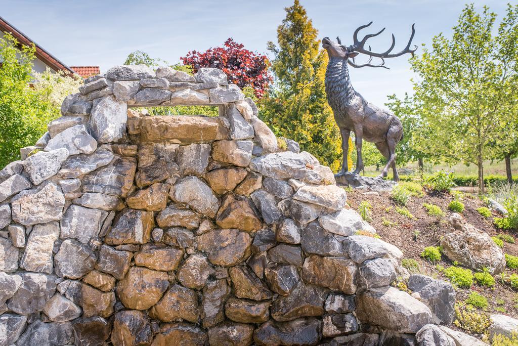 Landhotel Und Gasthof Hirsch Huettenreute Hosskirch Luaran gambar