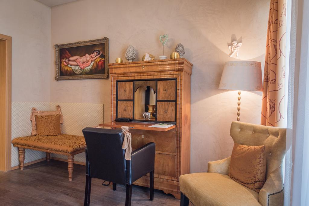 Landhotel Und Gasthof Hirsch Huettenreute Hosskirch Luaran gambar