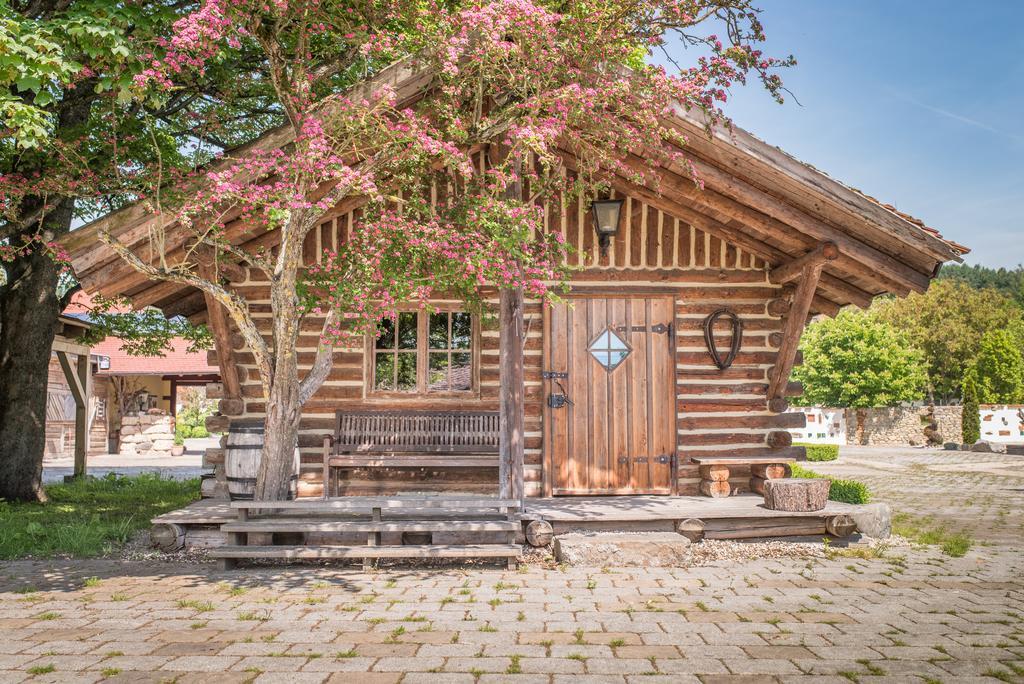 Landhotel Und Gasthof Hirsch Huettenreute Hosskirch Luaran gambar