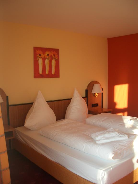 Landhotel Und Gasthof Hirsch Huettenreute Hosskirch Luaran gambar